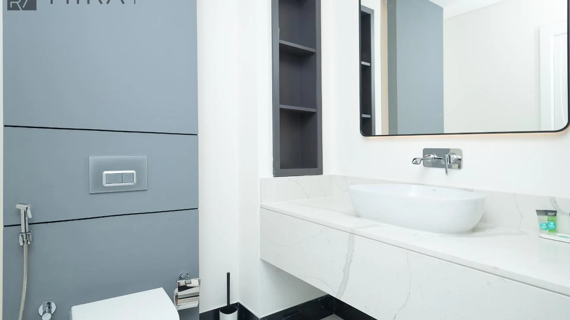 Mira Holiday Homes - Beautiful 2 Bedroom With Canal View In Business Bay Dubai Birleşik Arap Emirlikleri