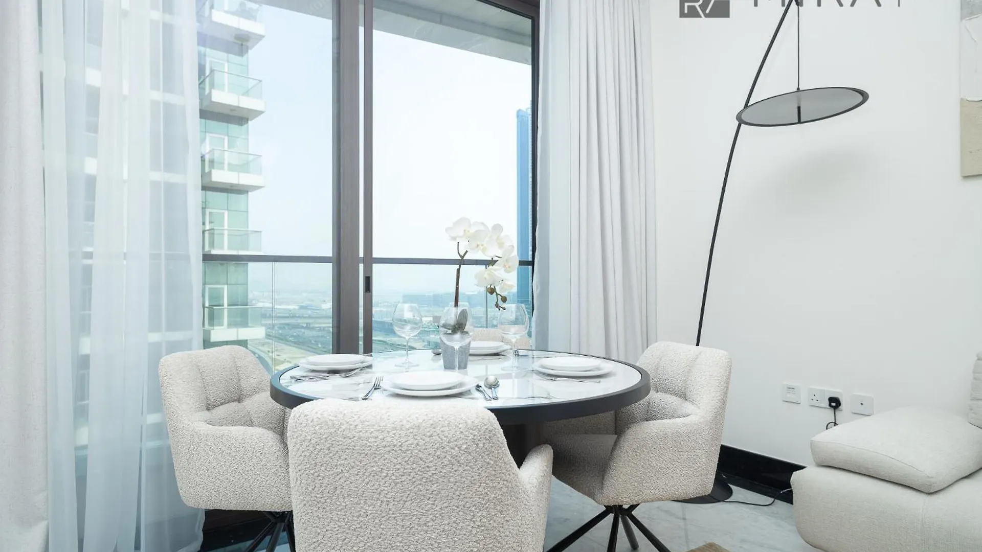 Mira Holiday Homes - Beautiful 2 Bedroom With Canal View In Business Bay Dubai Daire