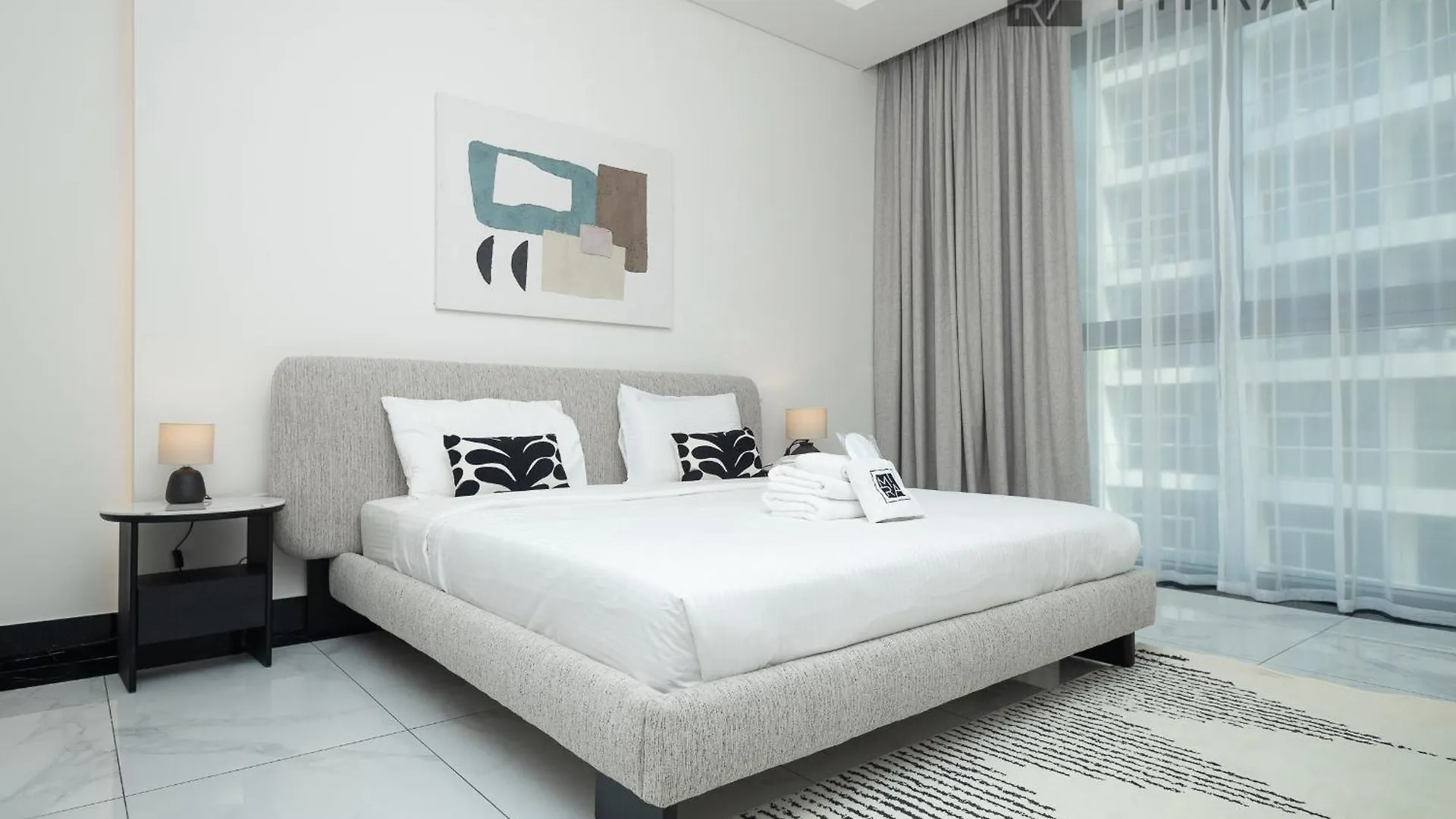Mira Holiday Homes - Beautiful 2 Bedroom With Canal View In Business Bay Dubai